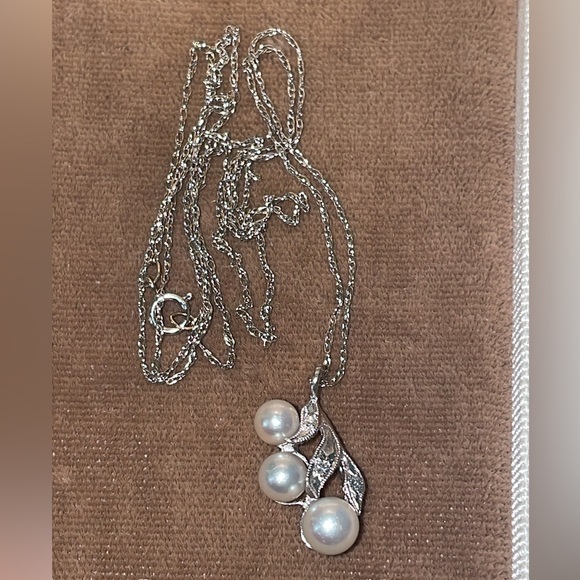 Solid 14K White Gold Antique Pearl Trio Natural Diamond Pendant Vintage Necklace - Picture 13 of 13